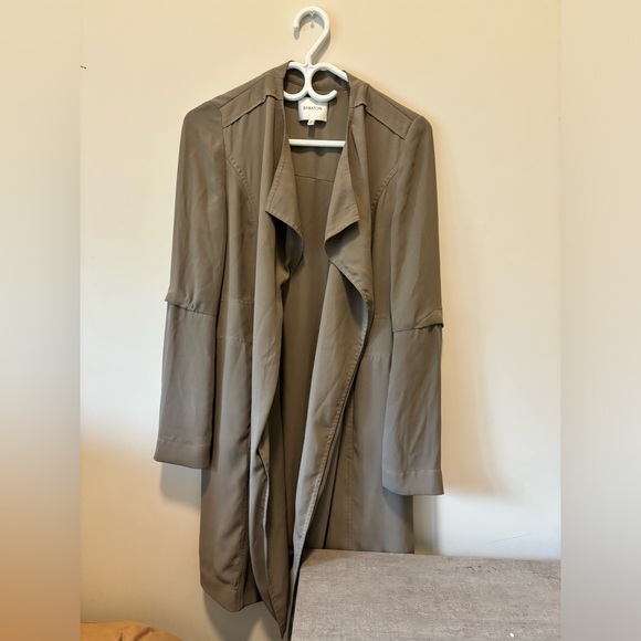 Babaton Light Robe - Picture 3 of 6